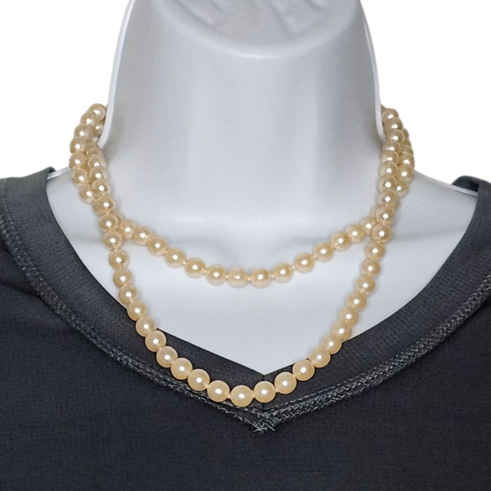 Gorgeous Vintage 35-Inch Faux Pearls Strand Individually Knotted - Picture 2 of 4